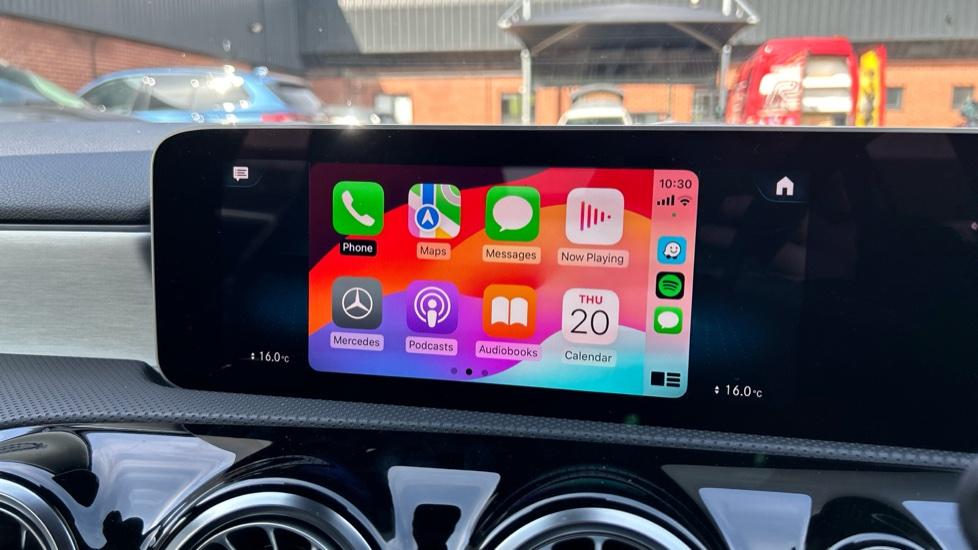 Apple Car Play & Android Auto