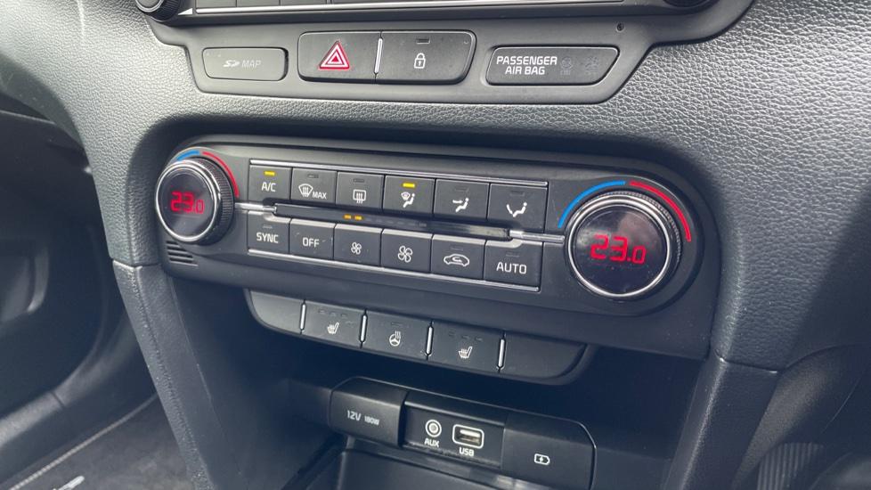 Dual Zone Climate Control 