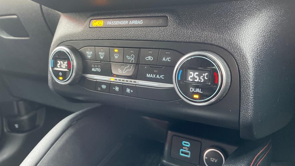 Dual Zone Climate Control 