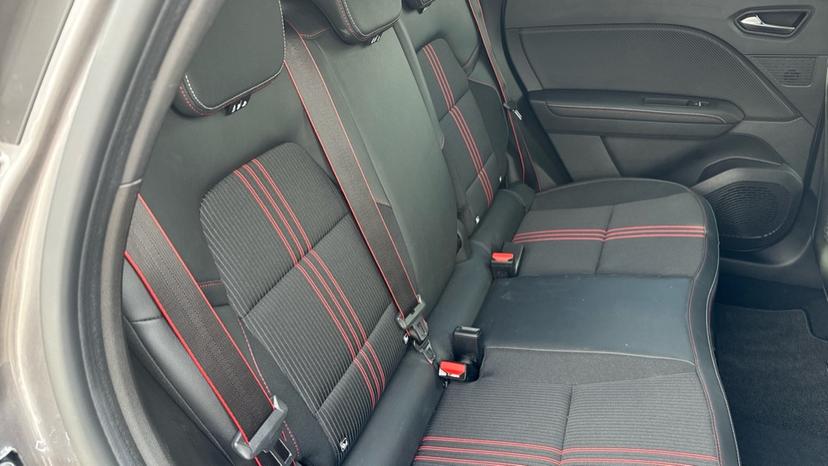 sporty seatbelts with red stitching
