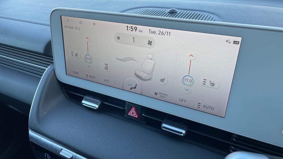 Dual Zone Climate Control 