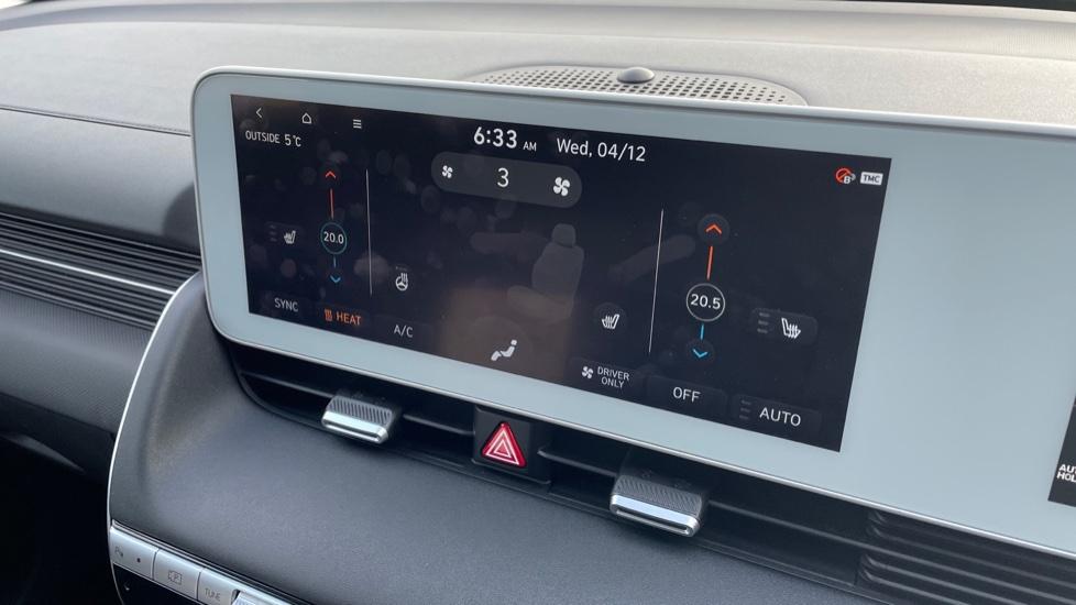 Dual Zone Climate Control 