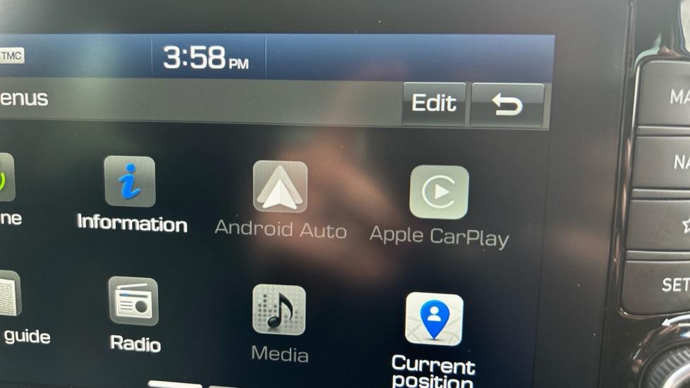 Apple Car Play & Android Auto