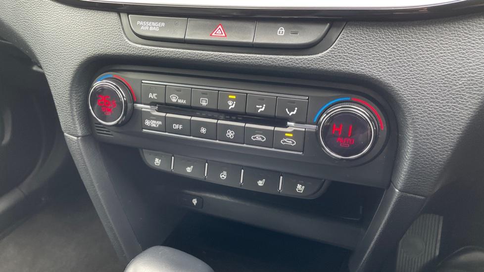 Dual Zone Climate Control 