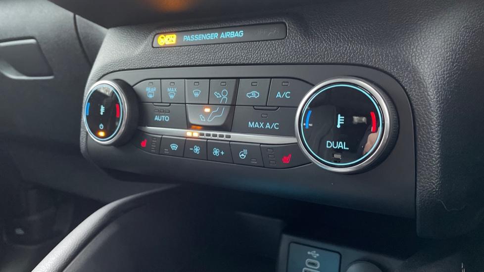 Dual Zone Climate Control 