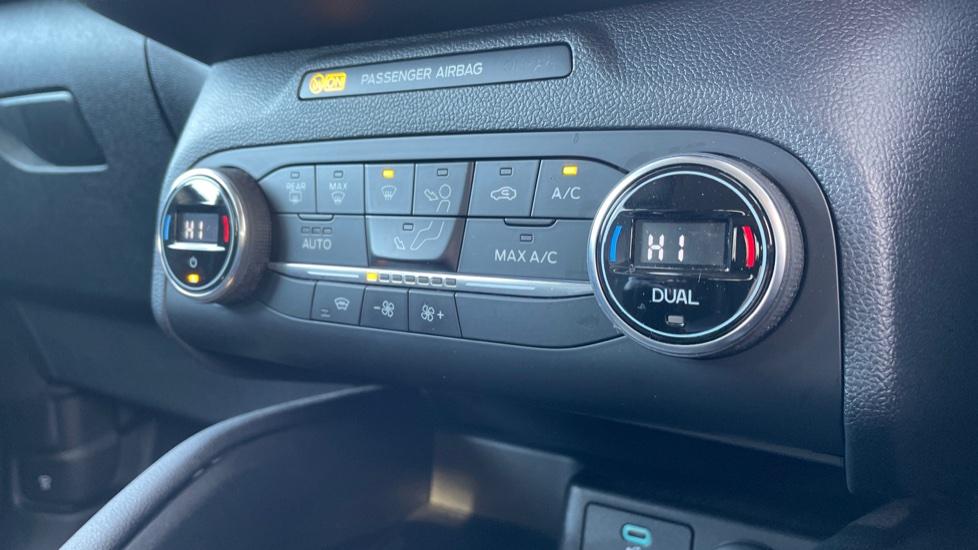 Dual Zone Climate Control 