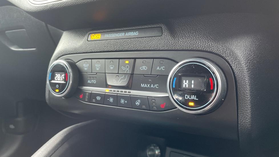 Dual Zone Climate Control 