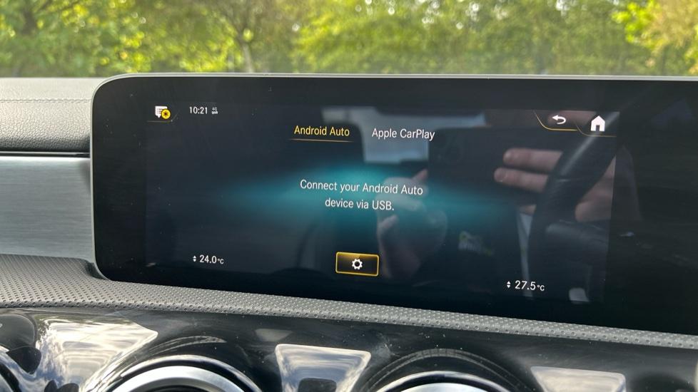 Apple Car Play & Android Auto