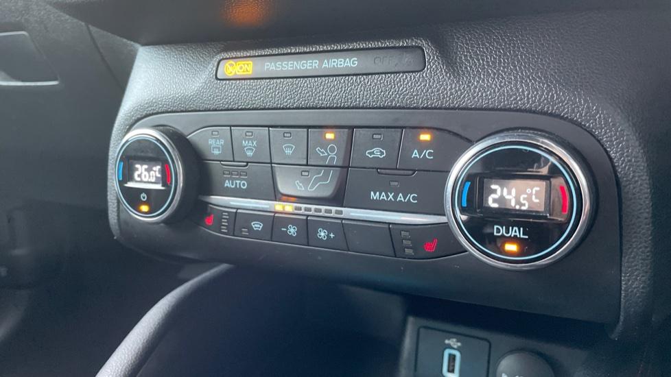 Dual Zone Climate Control 