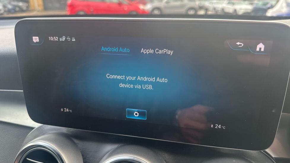 Apple Car Play & Android Auto