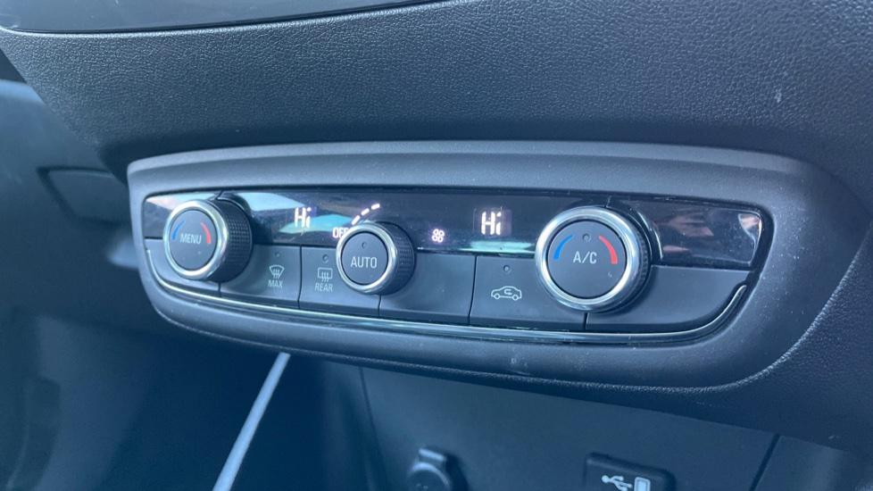 Dual Zone Climate Control 