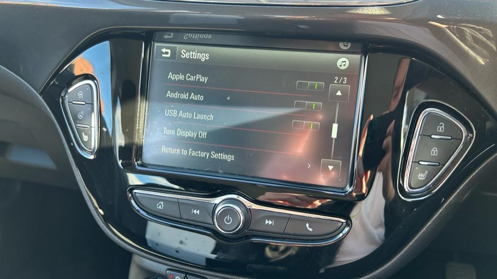 Apple Car Play & Android Auto