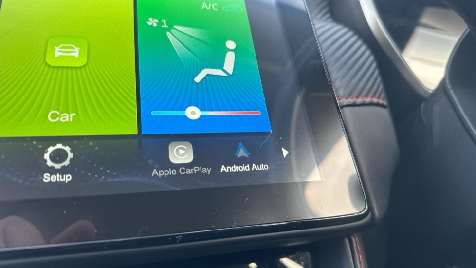 Apple Car Play & Android Auto