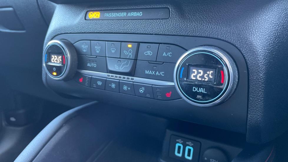 Dual Zone Climate Control 