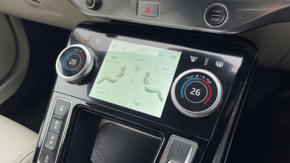 Dual Zone Climate Control 