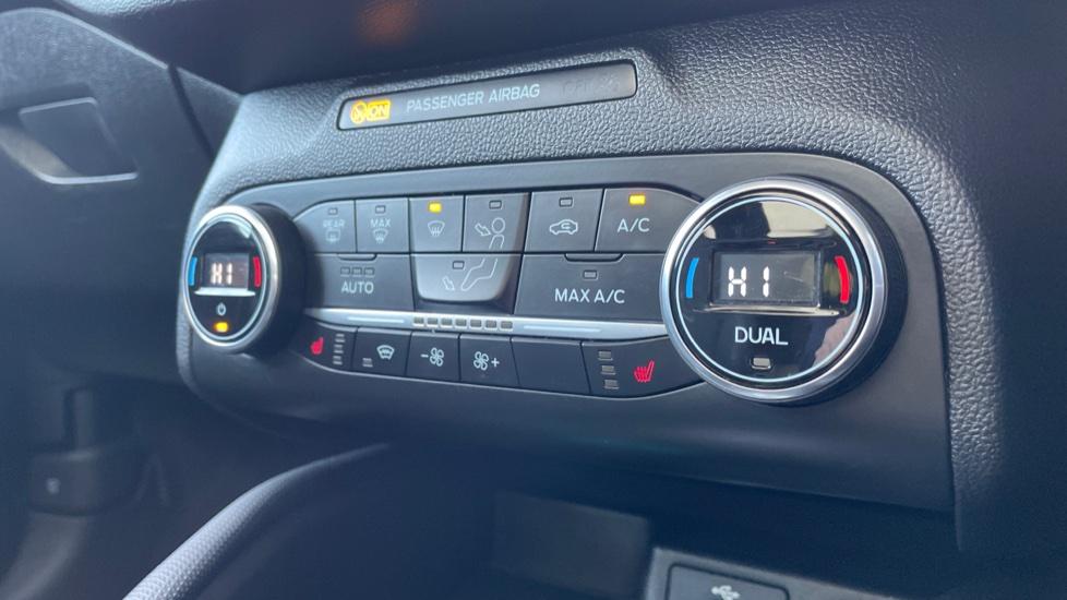 Dual Zone Climate Control 