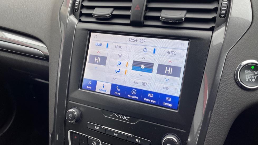 Dual Zone Climate Control 