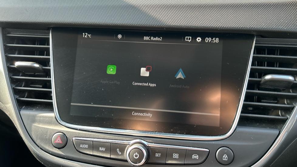 Apple Car Play & Android Auto