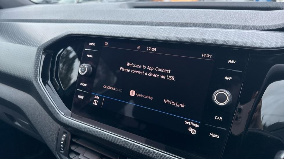 Apple Car Play & Android Auto