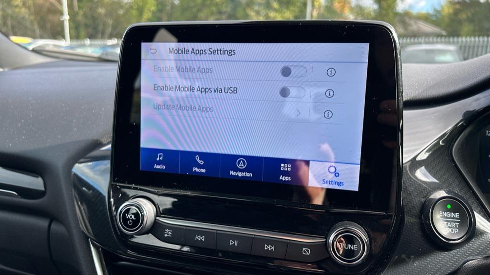 Apple Car Play & Android Auto