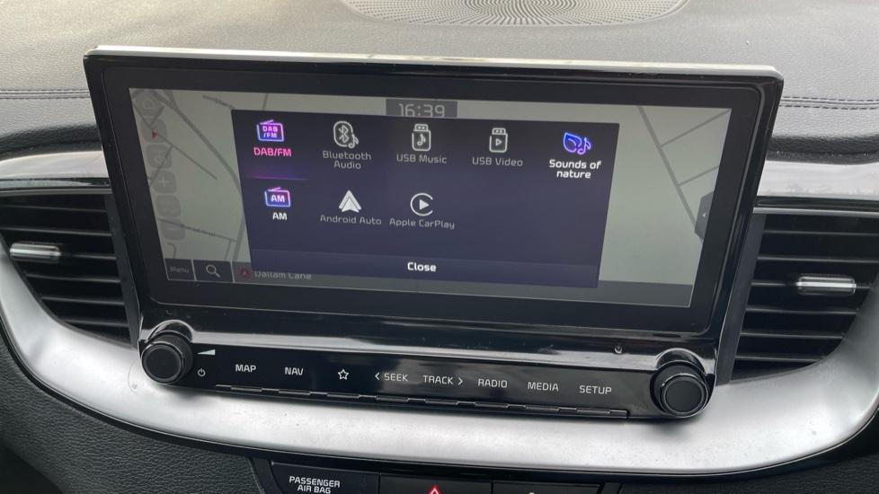 Apple Car Play & Android Auto