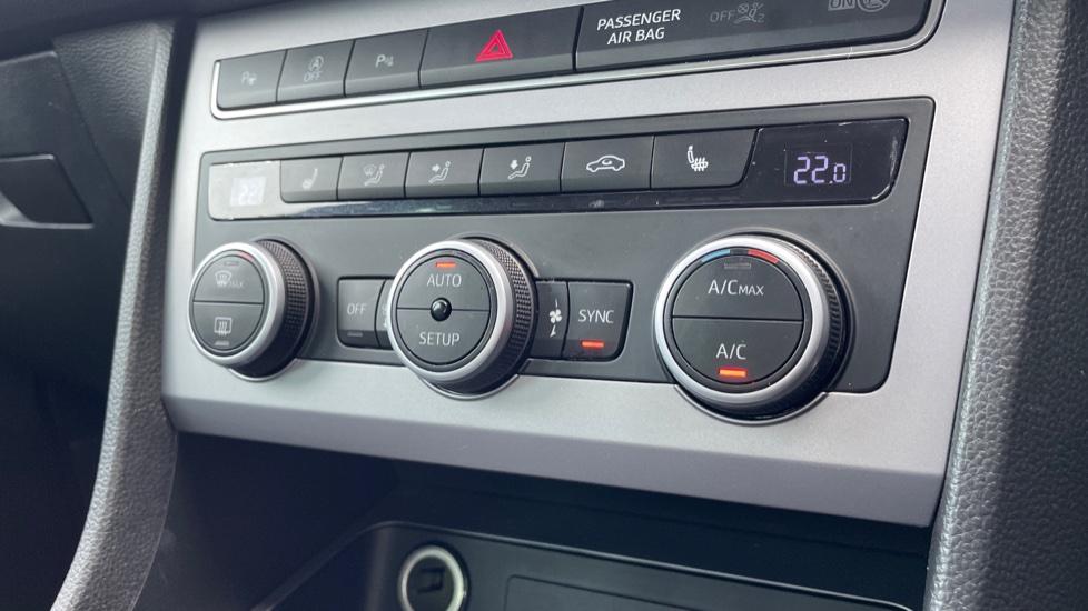 Dual Zone Climate Control 