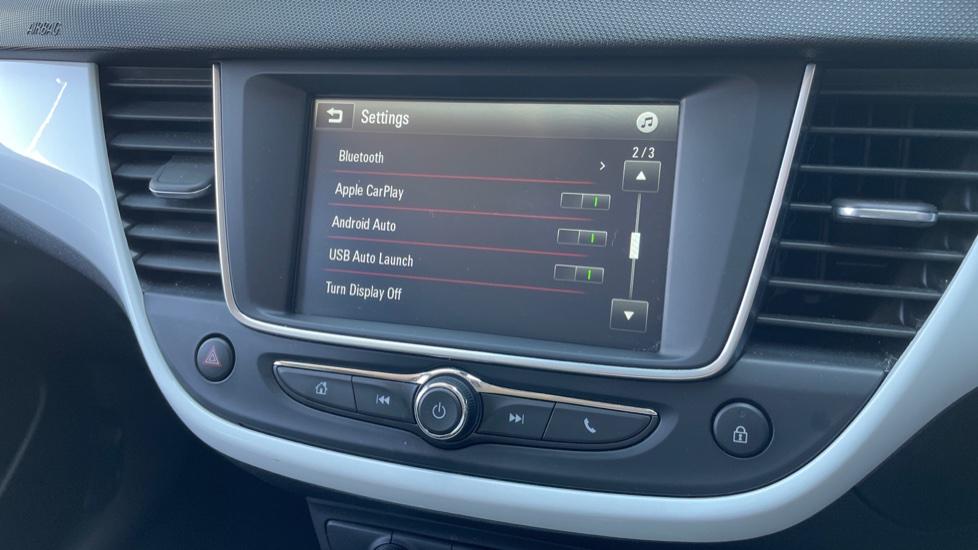 Apple Car Play & Android Auto