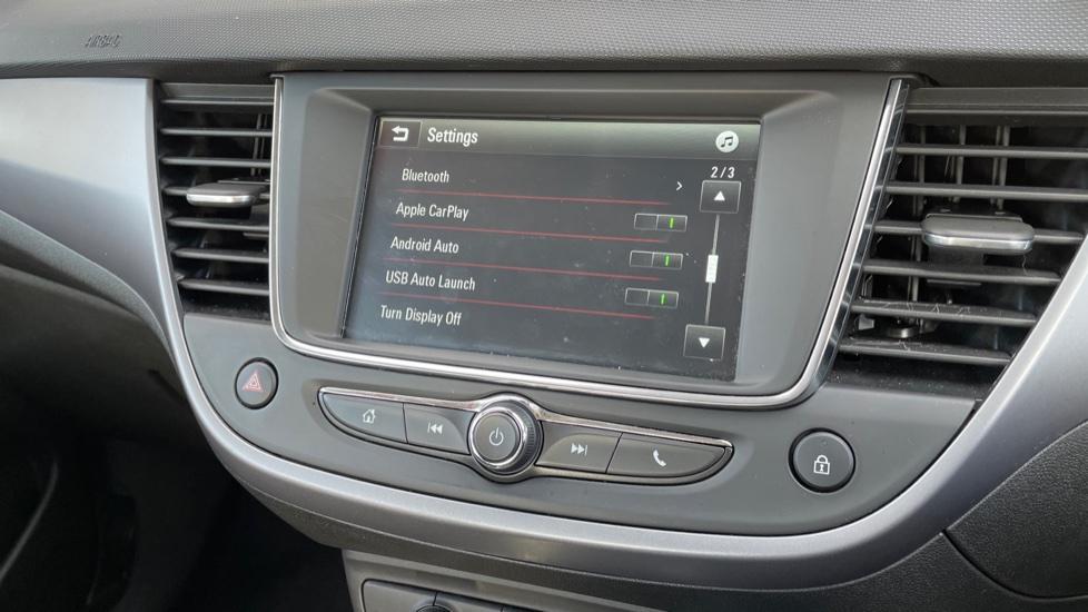 Apple Car Play & Android Auto