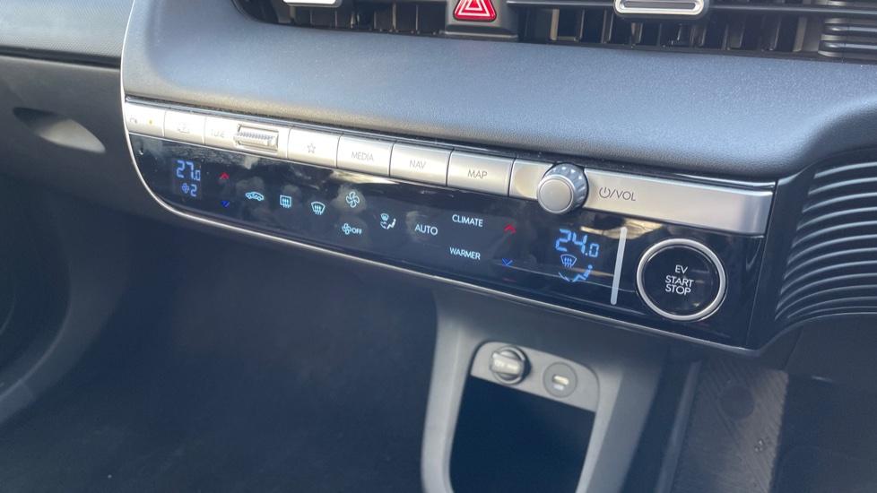 Dual Zone Climate Control 