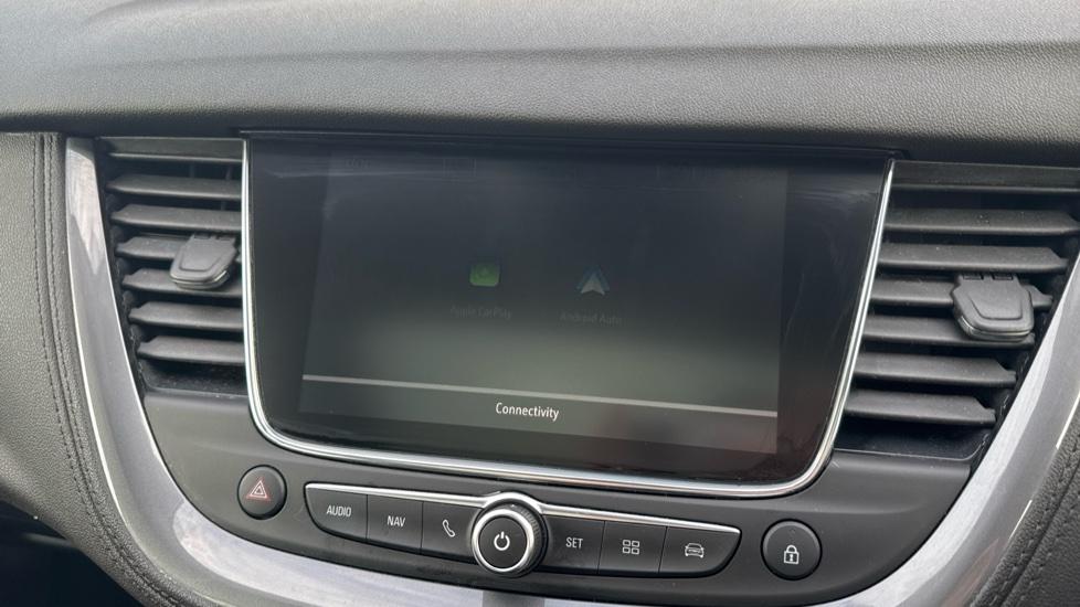 Apple Car Play & Android Auto