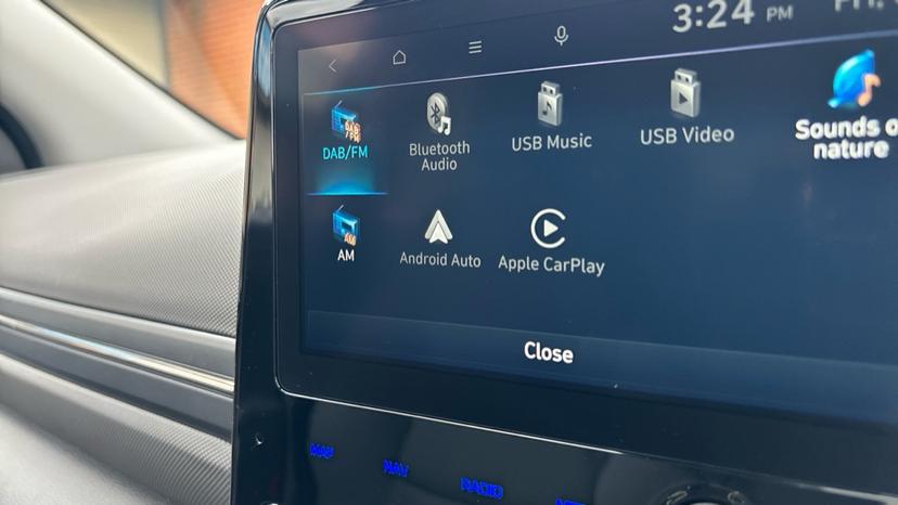 Apple Car Play & Android Auto