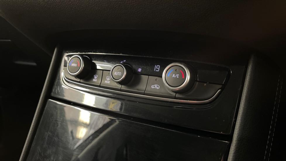 Dual Zone Climate Control 