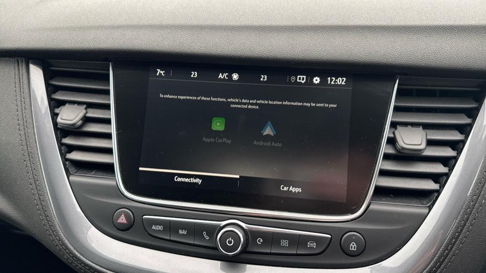 Apple Car Play & Android Auto