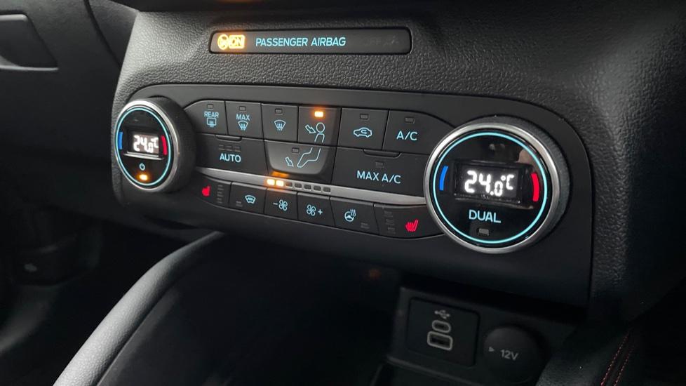 Dual Zone Climate Control 