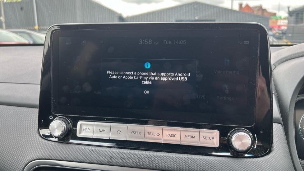 Apple Car Play & Android Auto