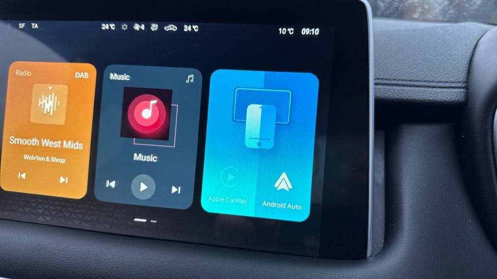 Apple Car Play & Android Auto