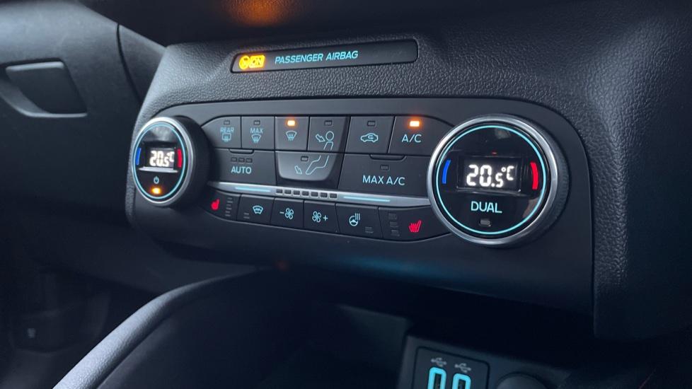 Dual Zone Climate Control 