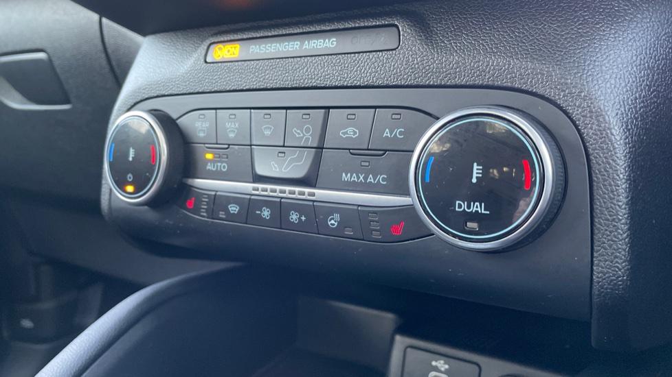 Dual Zone Climate Control 