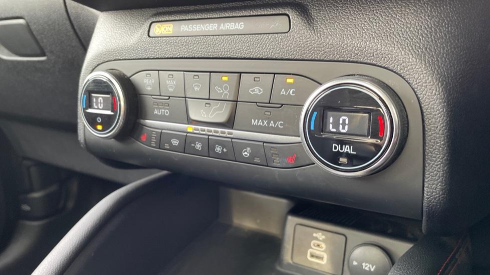 Dual Zone Climate Control 