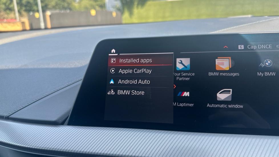 Apple Car Play & Android Auto