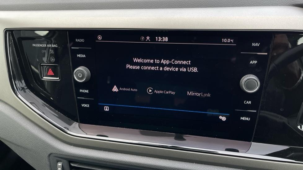 Apple Car Play & Android Auto