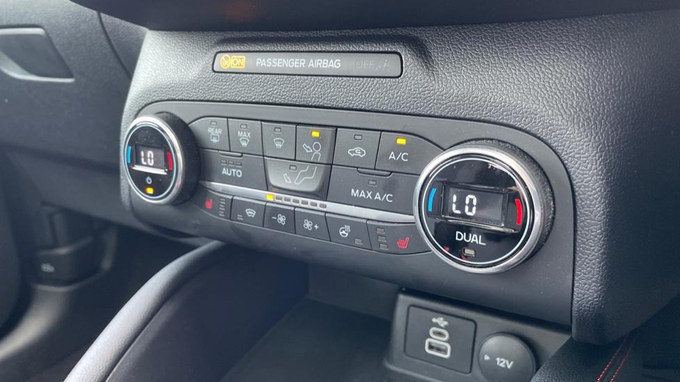 Dual Zone Climate Control 