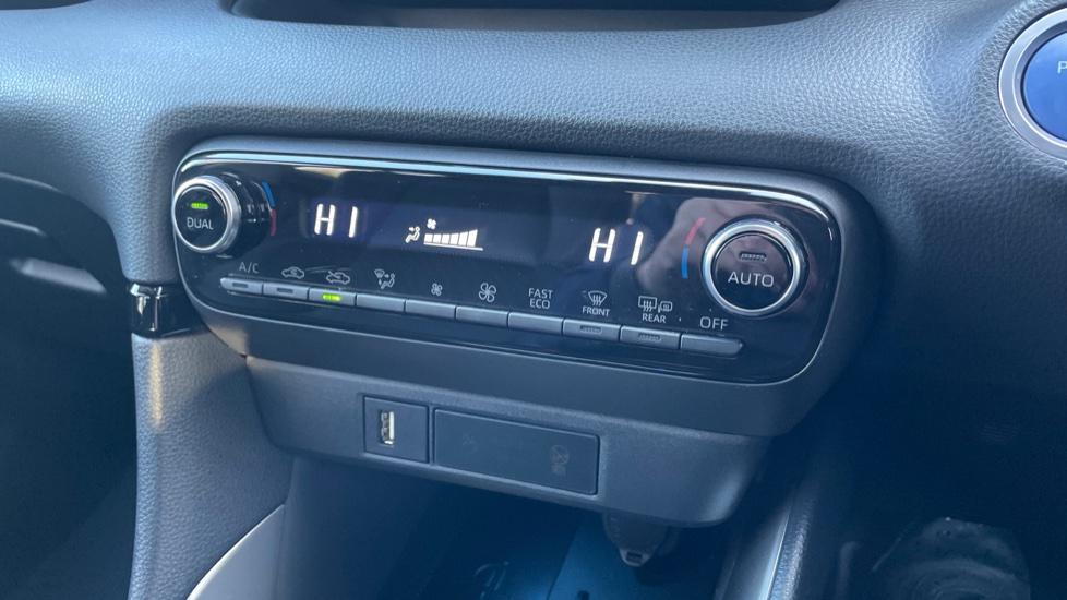 Dual Zone Climate Control 