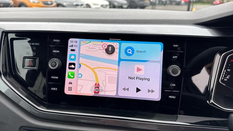 Apple Car Play & Android Auto