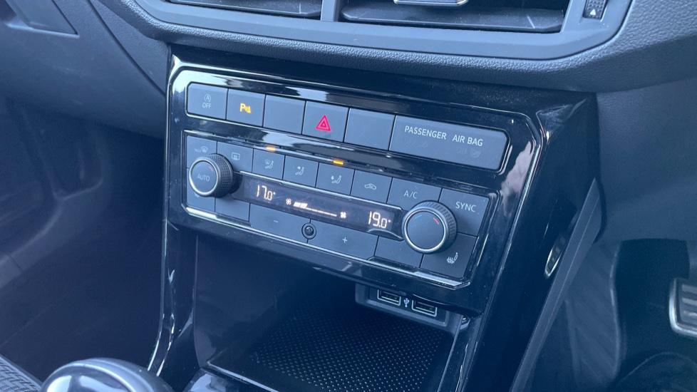 Dual Zone Climate Control 