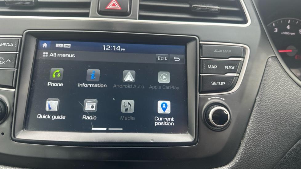 Apple Car Play & Android Auto