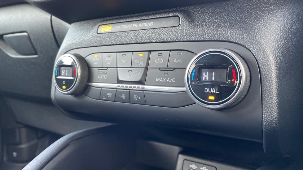 Dual Zone Climate Control 