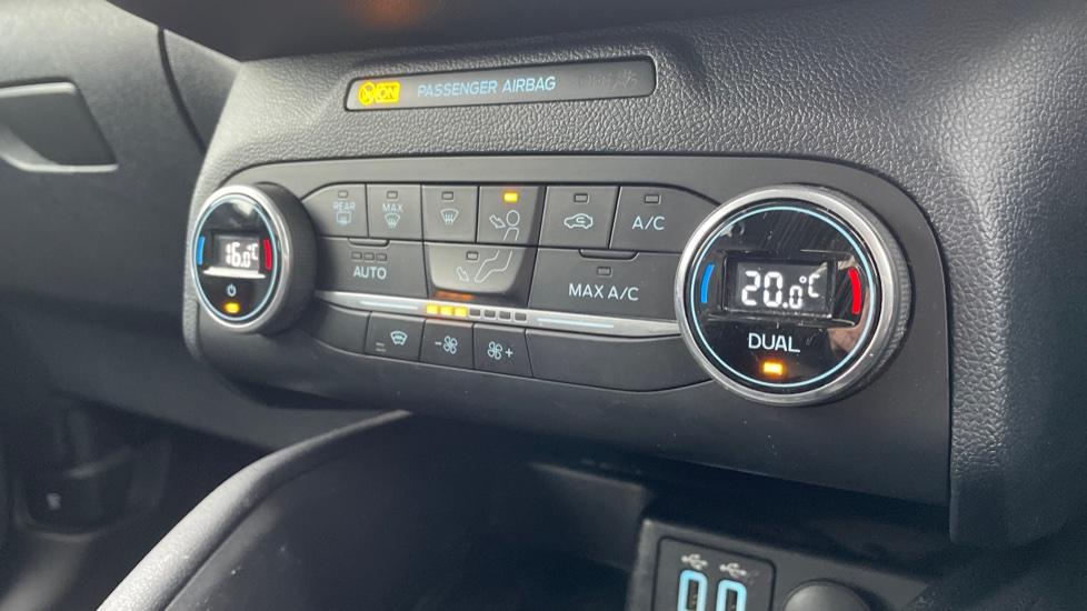 Dual Zone Climate Control 