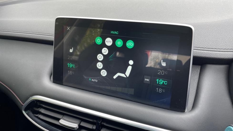 Dual Zone Climate Control 