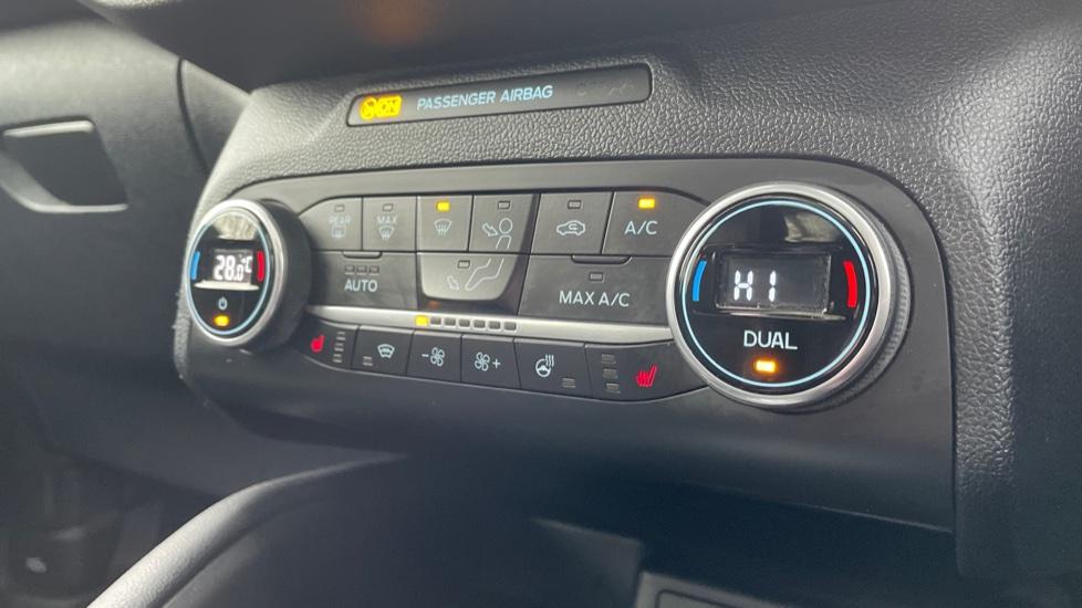 Dual Zone Climate Control 